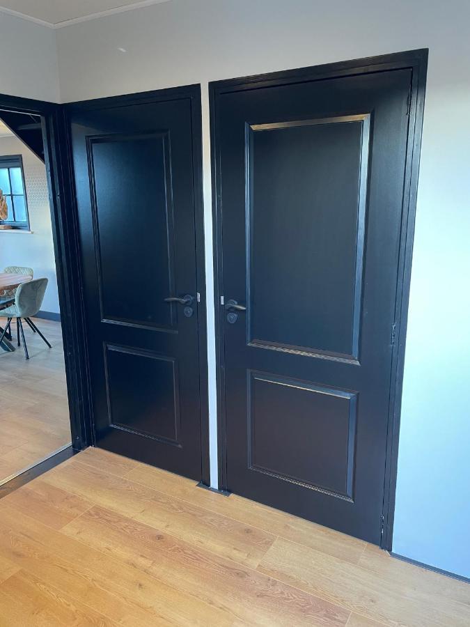 De Heerlykheid Wemeldinge, Vlak Bij Strand En Bos, Ruime Vakantiewoning Met Eigen Patio In De Karakteristieke Dorpsstraat מראה חיצוני תמונה