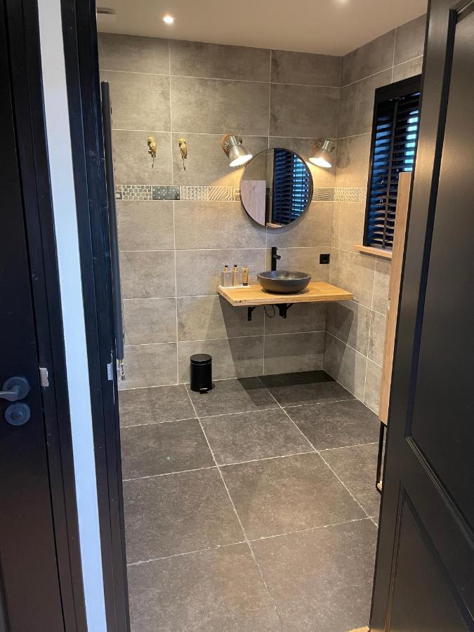 De Heerlykheid Wemeldinge, Vlak Bij Strand En Bos, Ruime Vakantiewoning Met Eigen Patio In De Karakteristieke Dorpsstraat מראה חיצוני תמונה